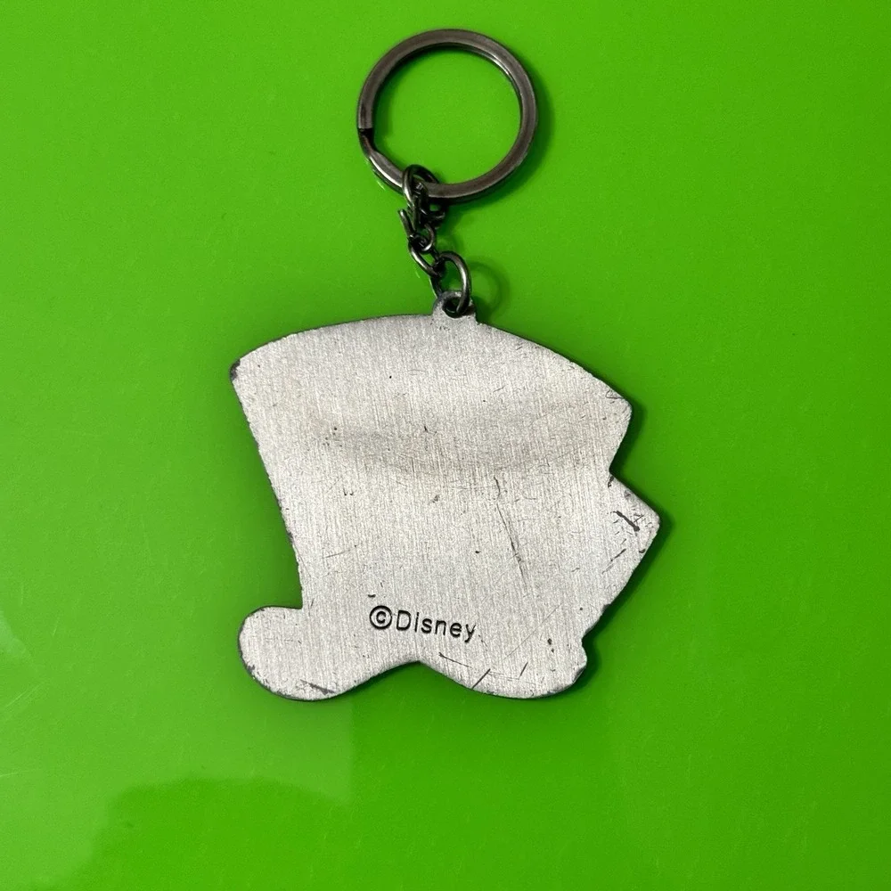 Disney Alice Wonderland Keychain Mad Hatter‎ 10/6 Black White Metal Vintage